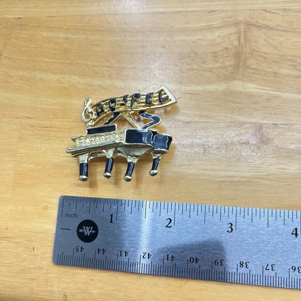 Vintage Gold Tone Gospel Piano Music Brooch Pin Retro Black Enamel Classic